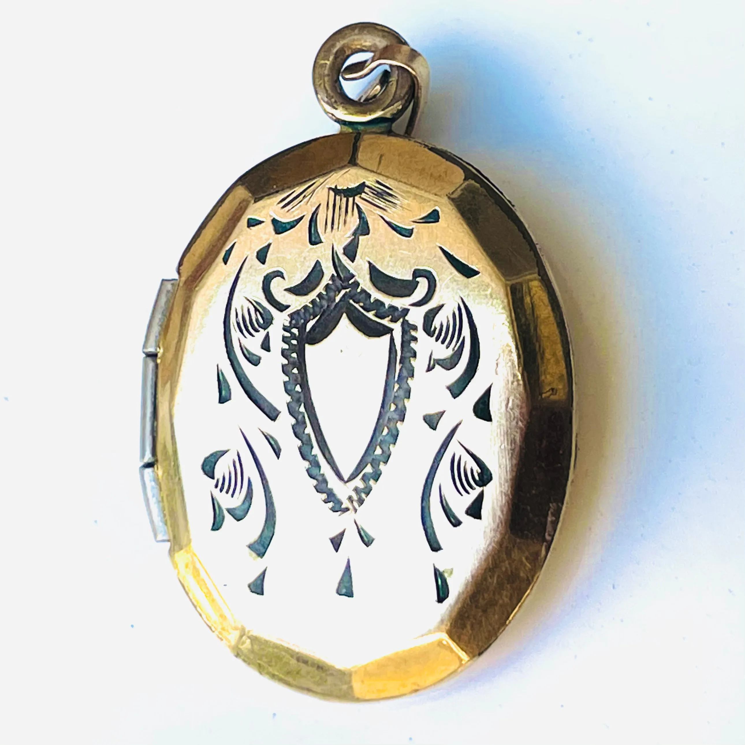 Antique 12K GF Gold Filled Art Deco Ornate Engraved Locket Picture Pendant