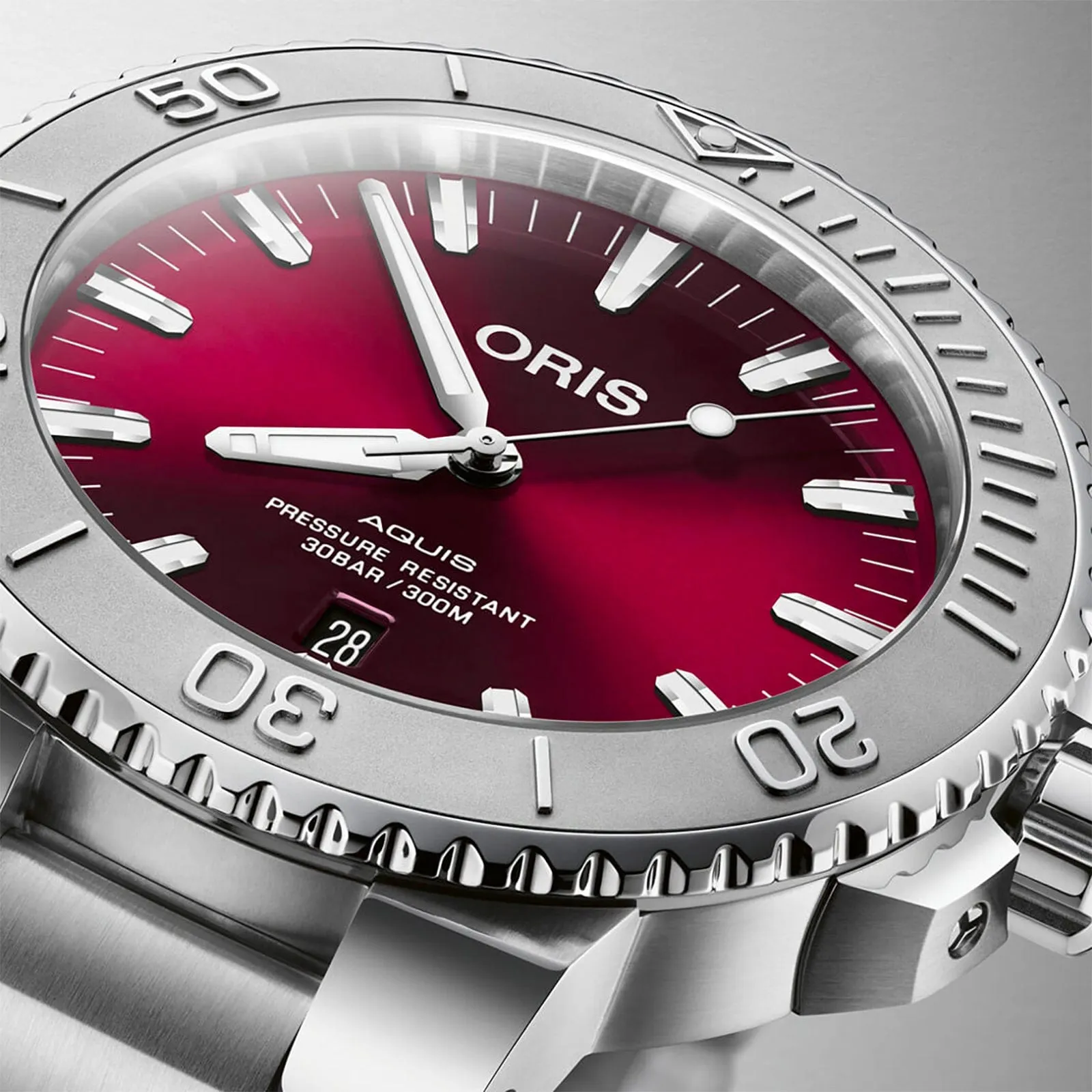 Aquis Date Relief Cherry Edition (43.5mm)