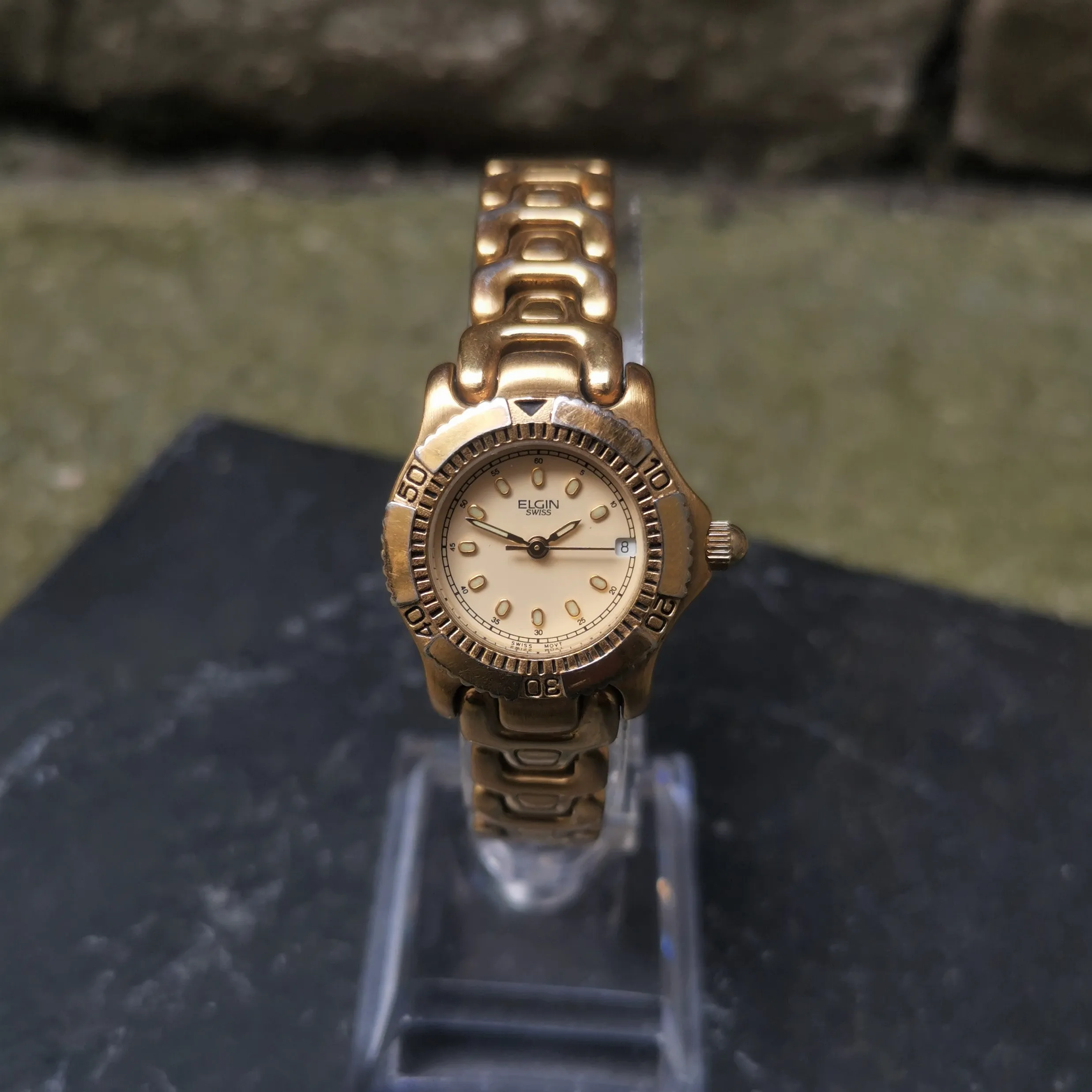 Vintage ELGIN Gold Plated Women's Quartz Watch // With Rotating Bezel And Date Display