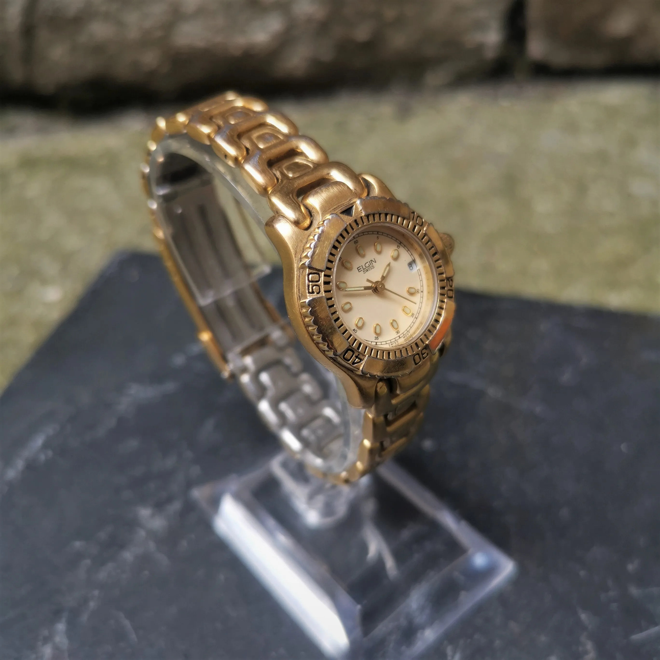 Vintage ELGIN Gold Plated Women's Quartz Watch // With Rotating Bezel And Date Display