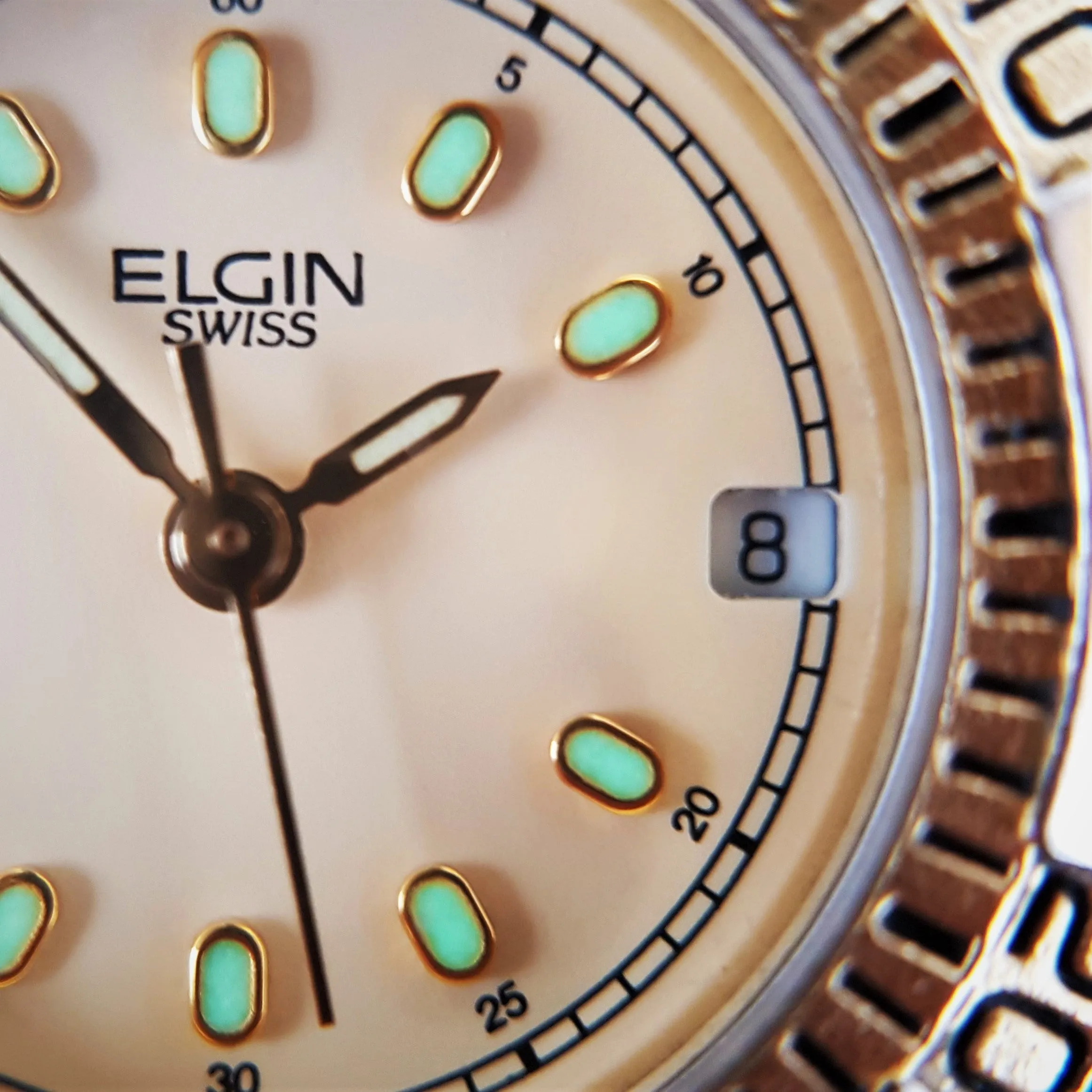 Vintage ELGIN Gold Plated Women's Quartz Watch // With Rotating Bezel And Date Display